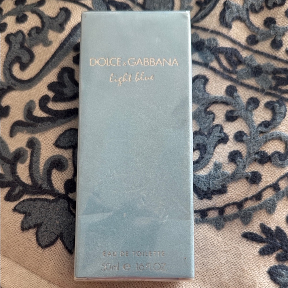 Dolce & Gabbana Light Blue Eau de Toilette in Soft Blue Box 1.6 fl ounces